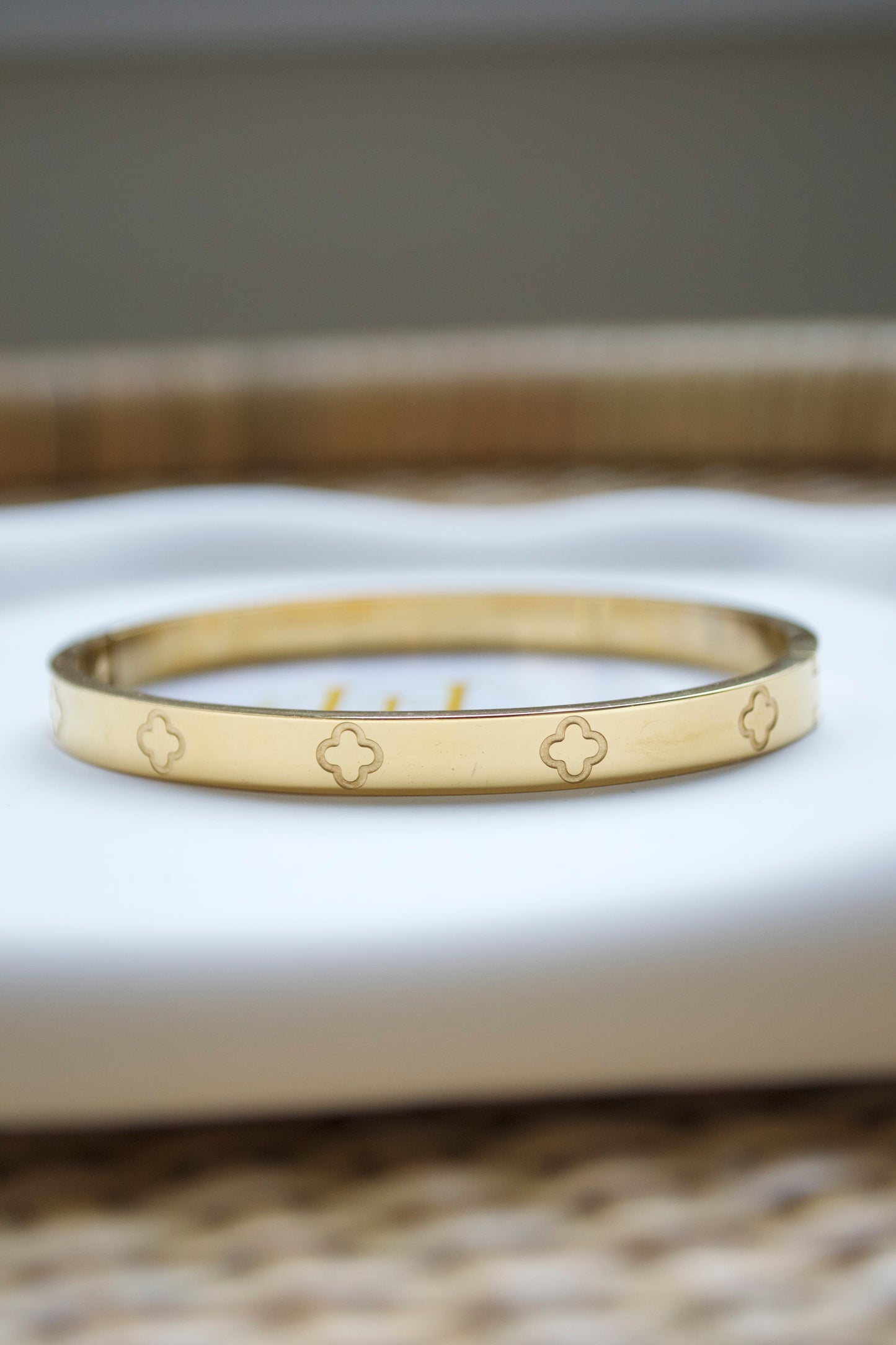 18K GOLD CLOVER BANGLE